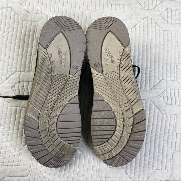 Dansko Size 36 (US 5.5-6) Women's Leela Waterproof Lace-Up Sneakers Moss Nubuck - Picture 6 of 11